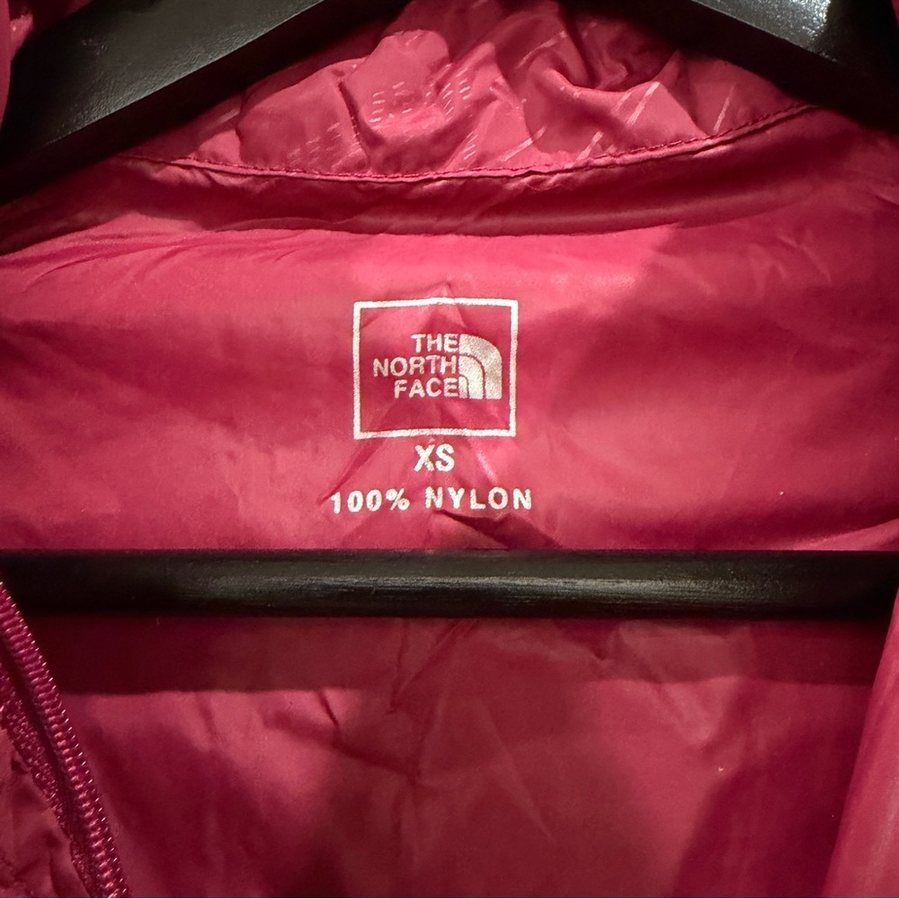 The North Face Women’s Pink Color Windbreaker Jacket Foldable with Bag sz XS - Picture 7 of 12